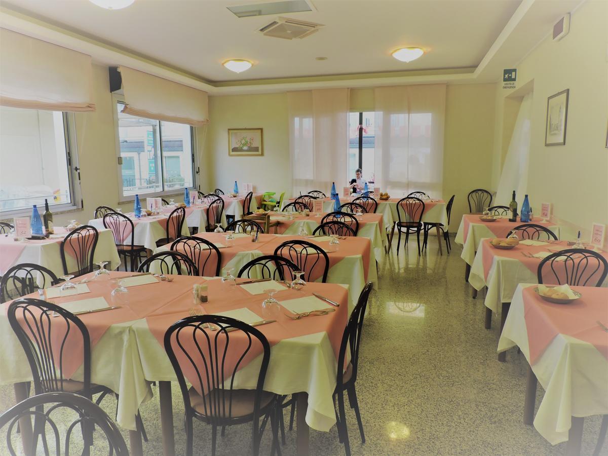Albergo Sabrina Rimini Dış mekan fotoğraf